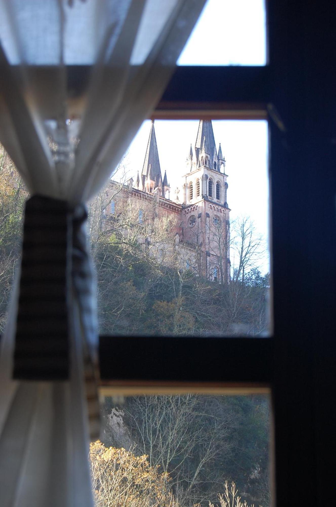 Casa Aspron Guest House Covadonga Exterior photo